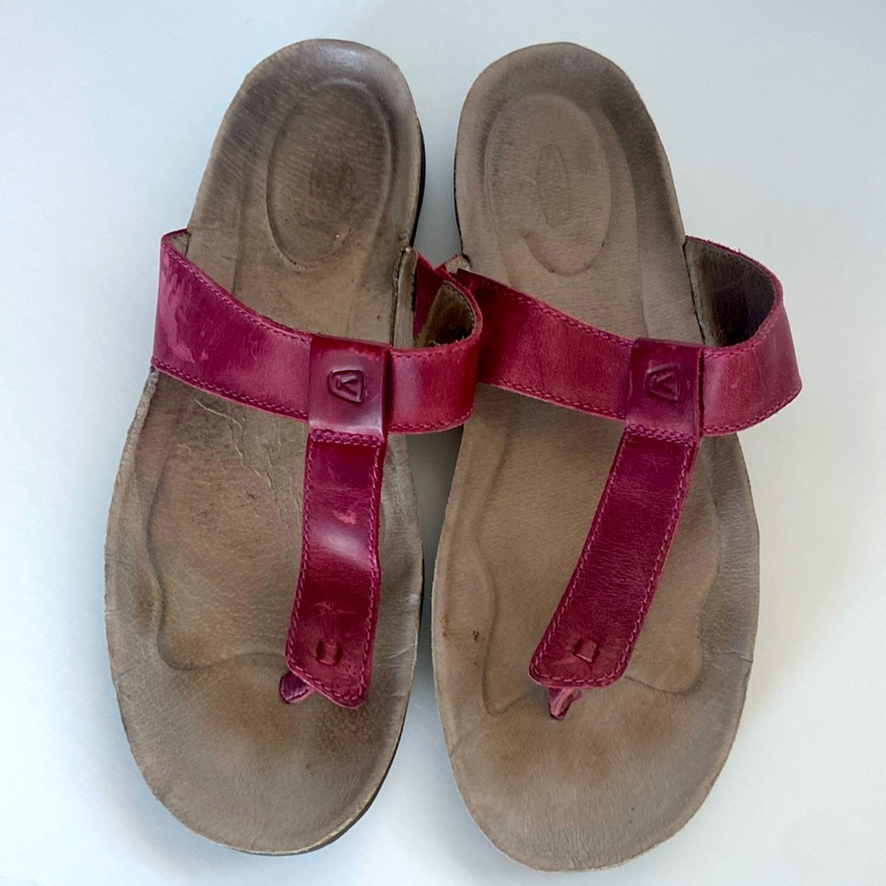 Keen Women’s Dauntless Flip Flops Red Burnished Size 9